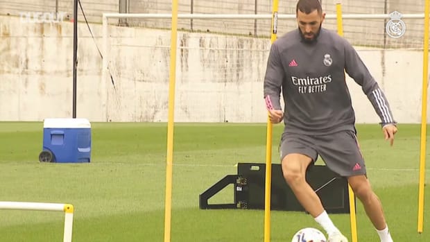 Physical and ball work in the second training session of the week